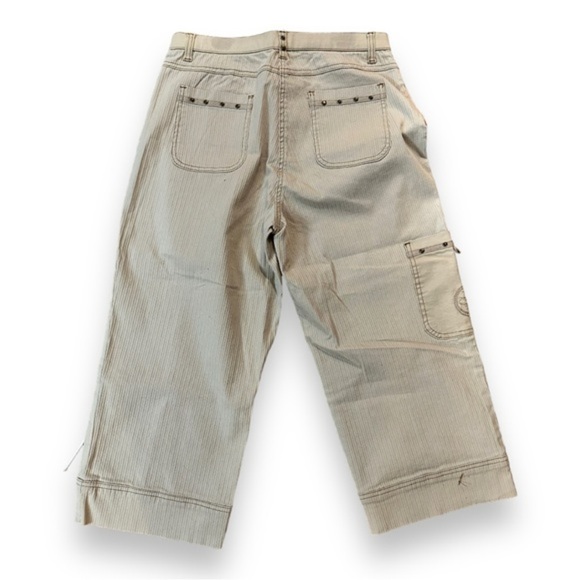 Woman’s Capri Lot 10 - Picture 5 of 11